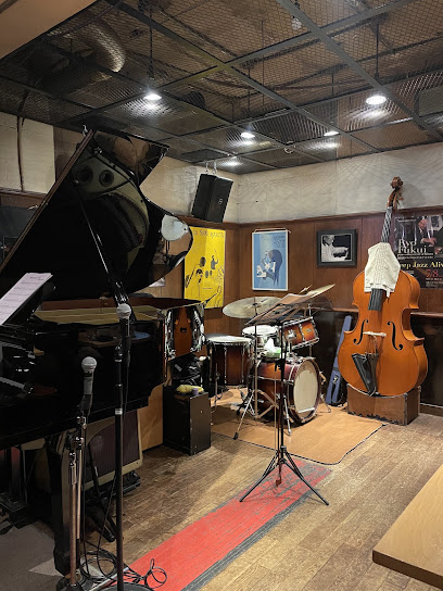 スローボート, 札幌